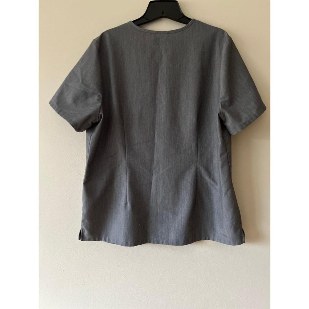 FIGS Catarina One Pocket Scrub Top Graphite Gray XL - Picture 2 of 5